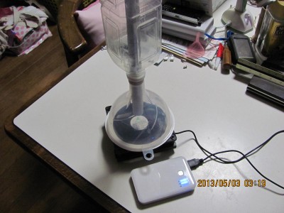 IMG_7358.JPG (209.49 KiB) 閲覧された回数 54420 回 12センチUSB軸流ファンと、ダイソーのポリ缶じょうご