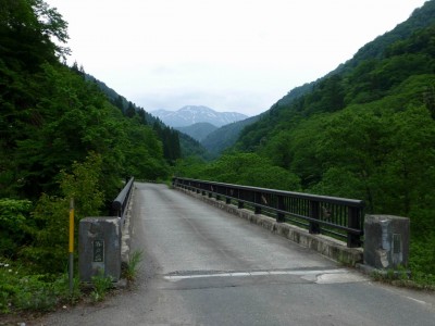 P1020385.JPG (188.83 KiB) 閲覧された回数 9098 回 正面に見えるのが三ノ峰、左が別山ですかね