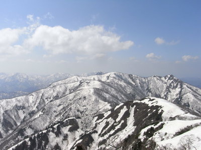 若丸山からのアラクラ(右端のピーク)