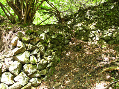 桧塚銅山の石垣