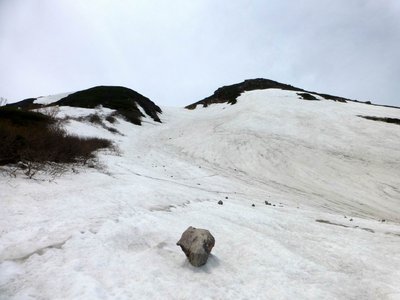 小カンクラ雪渓には落石が多かった