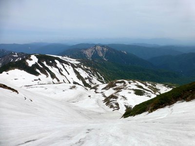 P1020491.JPG (152.85 KiB) 閲覧された回数 11688 回 小カンクラ雪渓を見下ろす