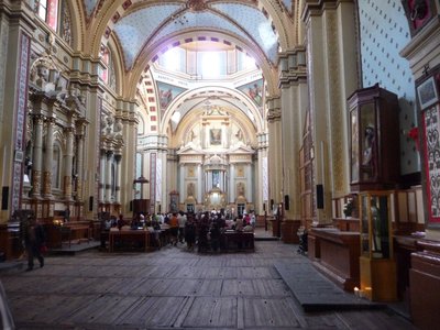 教会.JPG (468.81 KiB) 閲覧された回数 5803 回 足元には棺が...