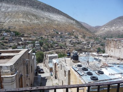 町並み.JPG (482.6 KiB) 閲覧された回数 5803 回 壊れているところも多いけど昔のままの姿