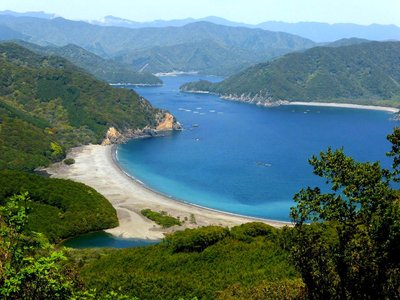 P1050336.JPG (259.76 KiB) 閲覧された回数 3807 回 座佐浜と座佐池が見える