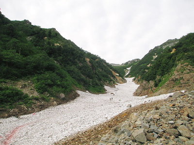 IMG_7920.JPG (128.88 KiB) 閲覧された回数 7556 回 雪渓は人気コースだね