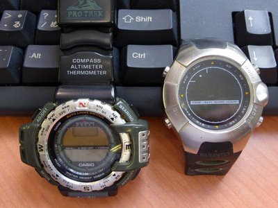 P1000388.JPG (181.28 KiB) 閲覧された回数 10473 回 初代PROTREK(左)とSUUNTOのobserver(右)