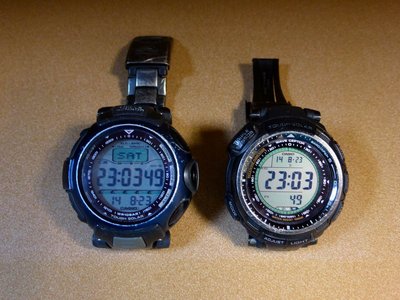 P1000390.JPG (214.05 KiB) 閲覧された回数 10361 回 左がH16購入のPROTREK-ガラス面に傷がついている