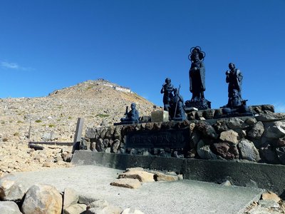 八丁ダルミ付近－この左手に噴火口がある