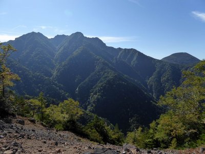 権現岳、ギボシ、編笠山が見える