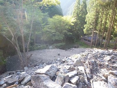 千秋倉庫.jpg (227.04 KiB) 閲覧された回数 9751 回 土場から見下ろした千秋社倉庫