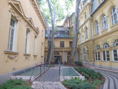 s-02ルカーチ温泉.jpg (94.86 KiB) 閲覧された回数 11147 回 ルカーチ温泉