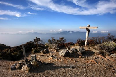 三嶺山頂