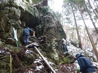 庵の谷お不動.jpg (254.11 KiB) 閲覧された回数 6728 回 左側がお不動さん。大岩はアンコールワットの遺跡みたい