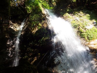 本来のヌタハラ夫婦滝は、コレでしょっ!