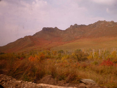 真っ赤に染まる大興安嶺