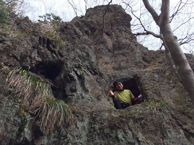 12325389_694246924010472_1238324479_n.jpg (139.23 KiB) 閲覧された回数 9750 回 高昌鉱山跡の坑口から顔出しています