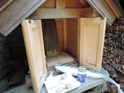 おふどうさん.jpg (325.16 KiB) 閲覧された回数 4713 回 お不動さんの板の文字は全く読めません。ショウチャンに聞くの忘れてた。