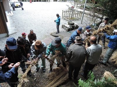注連縄.jpg (129.88 KiB) 閲覧された回数 5965 回 注連縄編みこみ