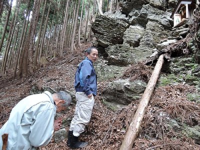 山ノ神.jpg (229.37 KiB) 閲覧された回数 5960 回 下の人がショウチャンです