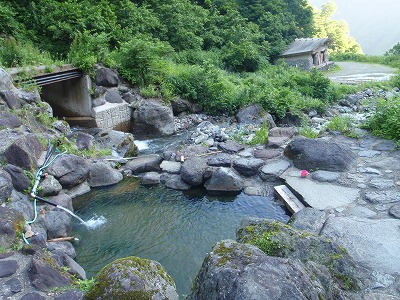 岩間元湯の露天風呂