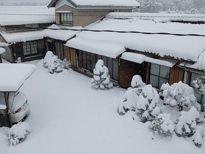 tonari.JPG (93.35 KiB) 閲覧された回数 7877 回 二階から見たお隣さんの写真