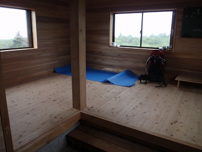 一階室内（Ｌ字型に15人前後の収容）