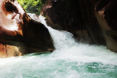 ねじたるスライダー滝