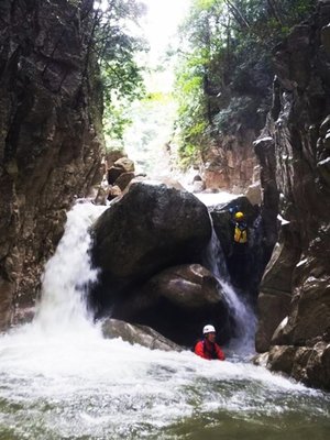 4.jpg (291.74 KiB) 閲覧された回数 4193 回 出合のCS滝は右より