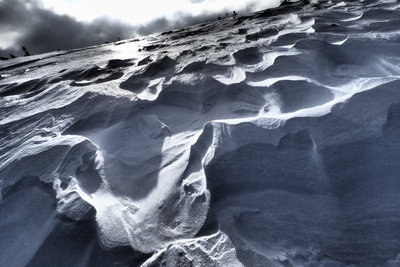 山頂直下のシュカブラ