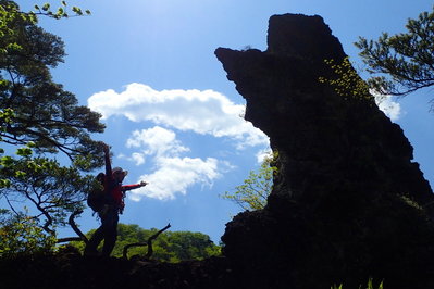 20.jpg (326.45 KiB) 閲覧された回数 3628 回 ゴジラ岩?