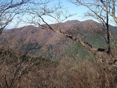 烏谷山から武奈ヶ岳方面（左手前に摺鉢山からの稜線）