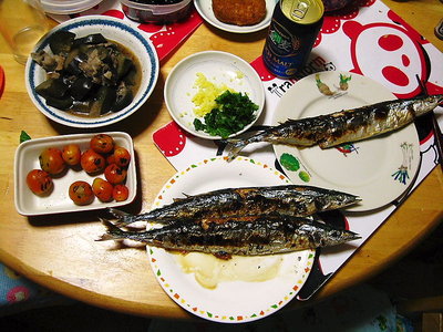 サンマ.JPG (148.37 KiB) 閲覧された回数 2025 回 ● 緑ちゃん料理、サンマに焼ミニトマナス、大葉にオクラ、腎に良薬だぜ~(^^)