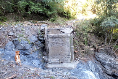 DSCF2231.jpg (197.14 KiB) 閲覧された回数 7122 回 崩壊現場