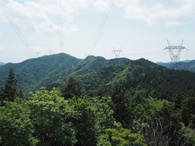 尾根を振り返る.JPG (144.05 KiB) 閲覧された回数 3170 回 歩いてきた尾根を振り返って