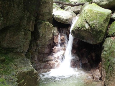 P7070080.jpg (84.86 KiB) 閲覧された回数 2491 回 チョックストーン滝