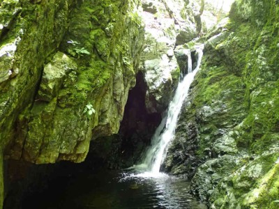 P8010074.jpg (101.42 KiB) 閲覧された回数 2421 回 奥山谷左俣の滝