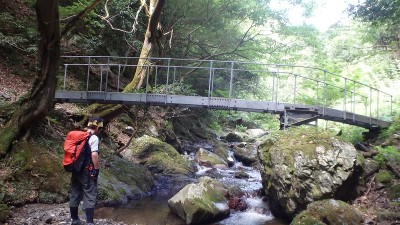 P7304129.jpg (442.31 KiB) 閲覧された回数 3245 回 予定ではここへ下ってくるはずのアルミ橋