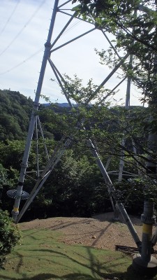 P7304171.jpg (400.79 KiB) 閲覧された回数 3241 回 送電鉄塔