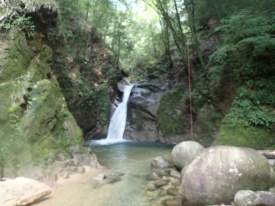 P8090010.jpg (54.14 KiB) 閲覧された回数 2395 回 白糸の滝