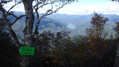 PA150595.jpg (362.91 KiB) 閲覧された回数 3727 回 花房山山頂から徳山ダム方面