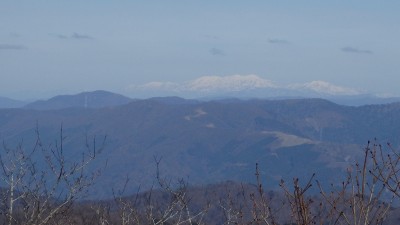 PC120868.jpg (242.04 KiB) 閲覧された回数 2407 回 白山見えた!