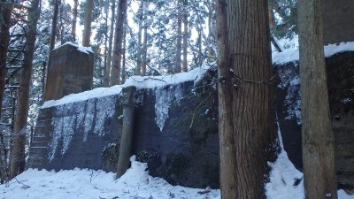 P2051284.jpg (398.55 KiB) 閲覧された回数 4828 回 鉱山施設の遺物