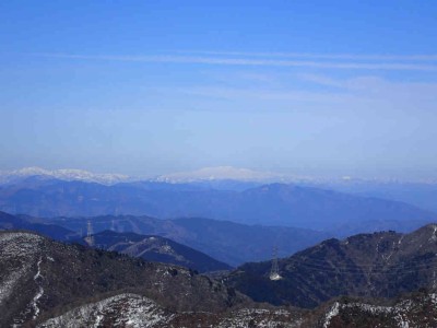 能郷白山（左）と白山（右）
