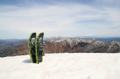 IMG_4594.jpg (166.37 KiB) 閲覧された回数 1781 回 私の初代スノーシューは25インチだった 今は3代目 だんだん壊れやすくなって来た 初代は丈夫だった