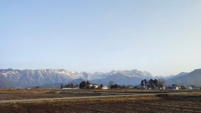 勝山市街からの越前甲。横平山は見えない。