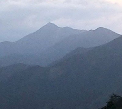 ユリわれ登山口から高見山