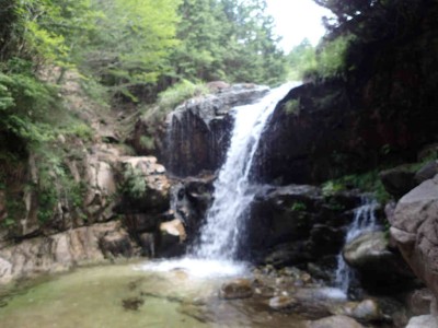 P7210055.jpg (54.88 KiB) 閲覧された回数 4428 回 裏見の滝