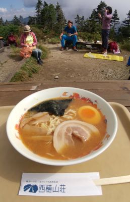 西穂山荘名物ラーメン