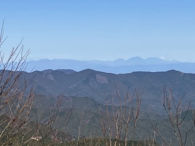 左から太郎山、男体山、女峰山と並んでいる
